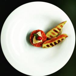 Tartare di fassona, bloc de foie gras, pan brioche, marasca